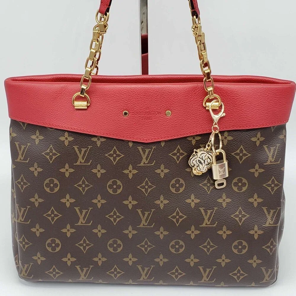 Authentic LV Gold Padlock & Key 🔑 Bag Charm / Unbranded Keychain Combo